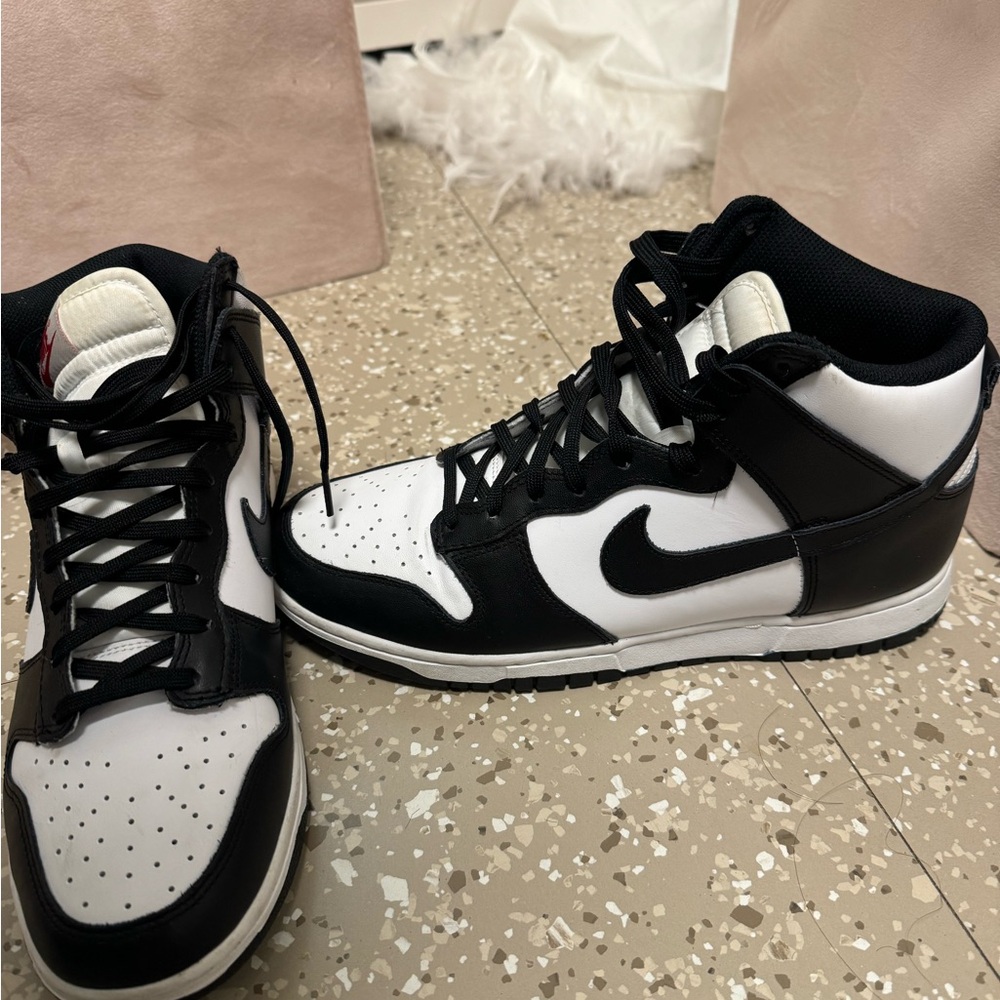 Gently worn nike dunks